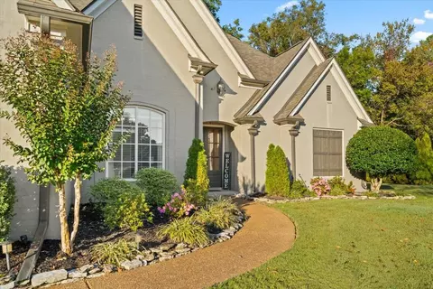 5995 Henning Oaks Cv, Arlington, TN 38002