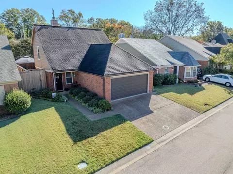 800 Pecan Gardens Cir E, Memphis, TN 38122