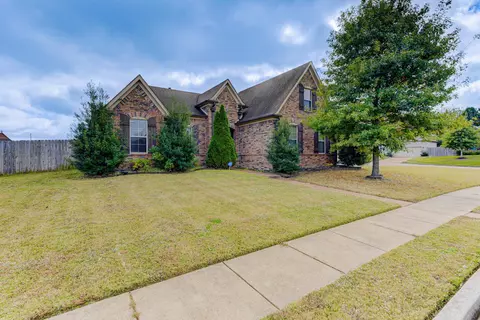 2198 Southern Woods Dr, Cordova, TN 38016
