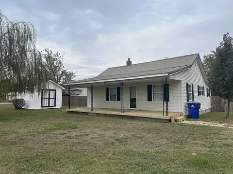 1505 Pickwick St, Savannah, TN 38372