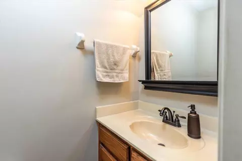 Bath - 368 Wolf Run Rd, Collierville, TN 38017 photo 1 of 4
