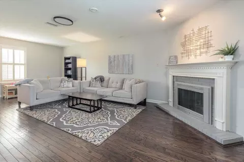 Living - 368 Wolf Run Rd, Collierville, TN 38017 photo 1 of 2