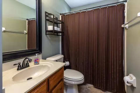 Bath - 368 Wolf Run Rd, Collierville, TN 38017 photo 4 of 4