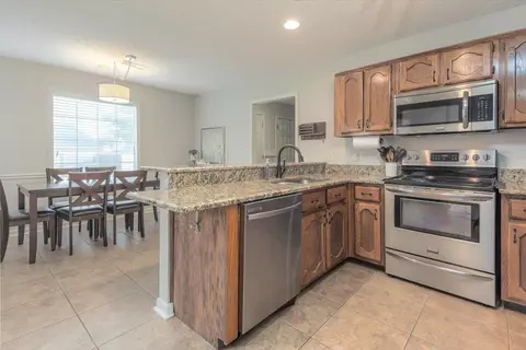 Kitchen - 368 Wolf Run Rd, Collierville, TN 38017 photo 2 of 2
