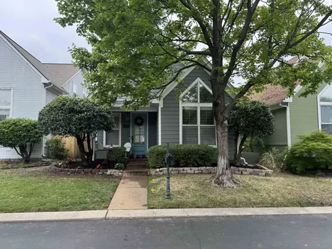 146 Harbor Creek Dr, Memphis, TN 38103