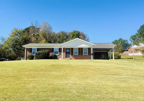 136 Perkins St, Selmer, TN 38375