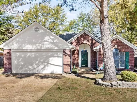 8532 Shingle Oaks Dr, Cordova, TN 38018