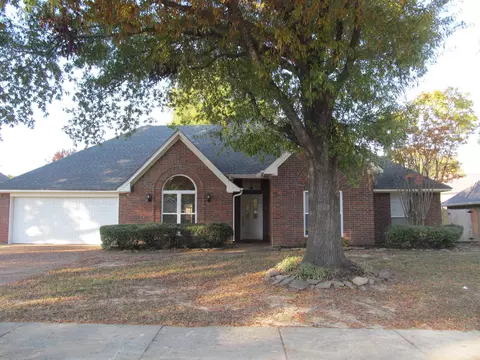 3371 Summerdale Dr, Bartlett, TN 38133