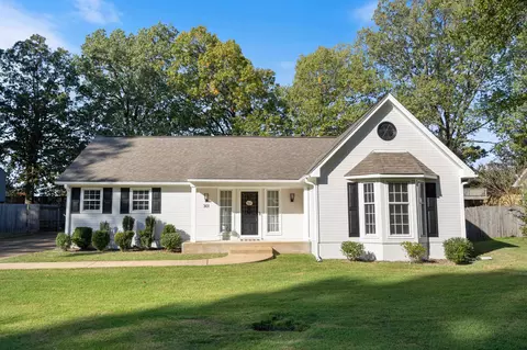 301 Dove Valley Rd, Collierville, TN 38017