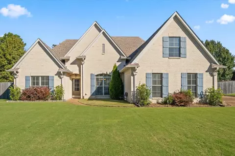 200 White Pine Pl, Oakland, TN 38060