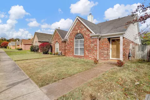 6884 Wrigley Dr, Cordova, TN 38018