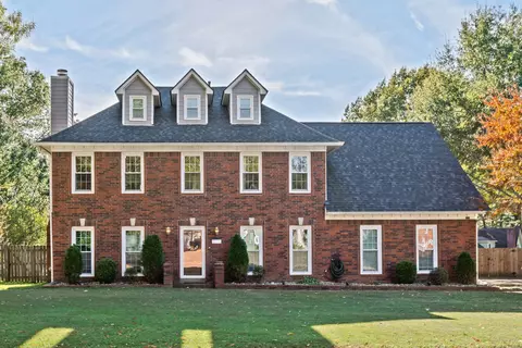 219 E Nolley Dr, Collierville, TN 38017