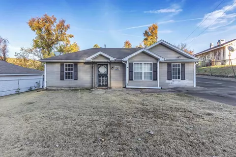 3972 Schoolfield Cv, Memphis, TN 38127