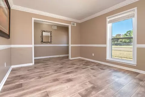 Living - 3396 Venson Dr, Bartlett, TN 38135 photo 1 of 6