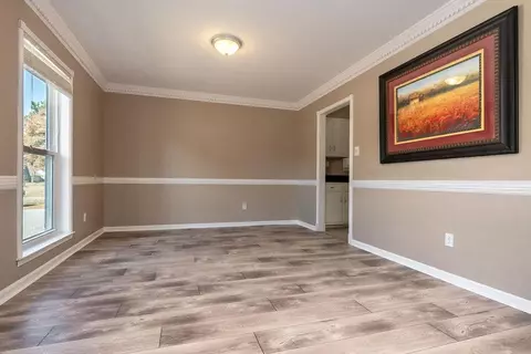 Living - 3396 Venson Dr, Bartlett, TN 38135 photo 2 of 6