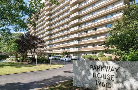 1960 N Parkway Ave #901, Memphis, TN 38112