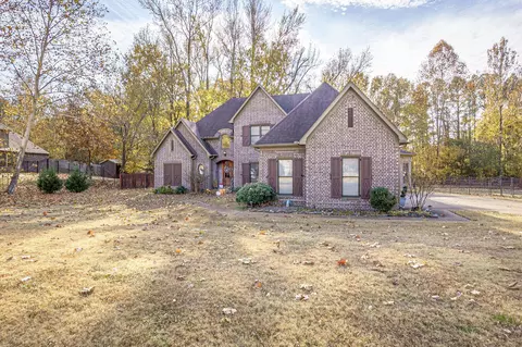 9039 Stonedale Dr, Cordova, TN 38018
