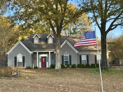 155 Countryside Dr, Oakland, TN 38060