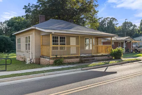 Exterior - 1218 Proper St, Corinth, MS 38834 photo 2 of 3