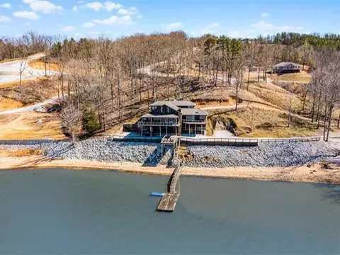 228 Chickasaw Trace Rd, Cherokee, AL 35616