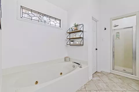 Bath - 222 E Nolley Dr, Collierville, TN 38017 photo 2 of 3