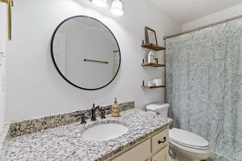 Bath - 222 E Nolley Dr, Collierville, TN 38017 photo 3 of 3