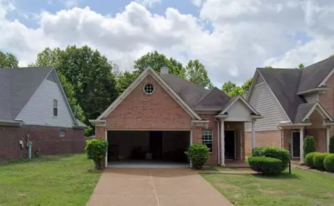 2390 Oak Springs Dr, Memphis, TN 38016