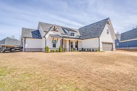 255 Highland Park Cv, Oakland, TN 38060