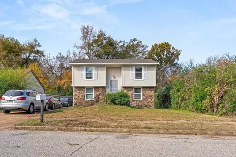4401 Guildhall Dr, Memphis, TN 38128