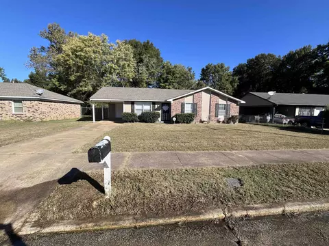 8 E Paxton Rd, Memphis, TN 38109