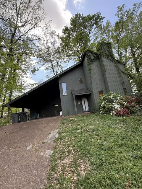 3287 Leschallas Dr, Memphis, TN 38128