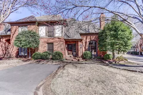 344 Greenway Pl, Memphis, TN 38117