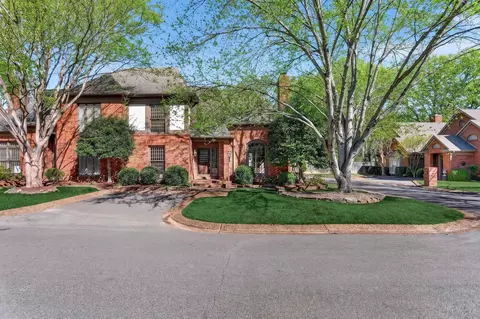 344 Greenway Pl, Memphis, TN 38117