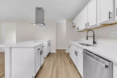 Kitchen - 5136 Rolling Fields Dr, Memphis, TN 38134 photo 2 of 2