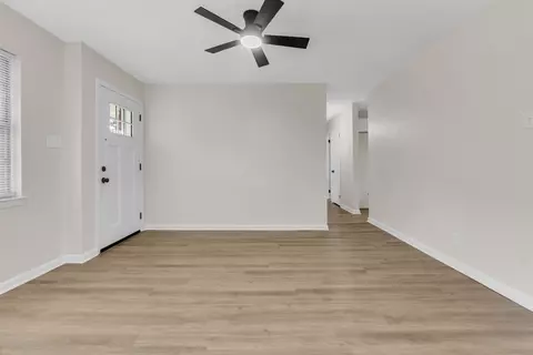 Living - 5136 Rolling Fields Dr, Memphis, TN 38134 photo 1 of 3
