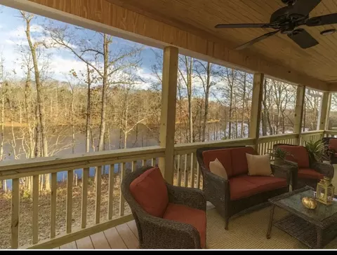 1130 Twin View Cir, Selmer, TN 38375