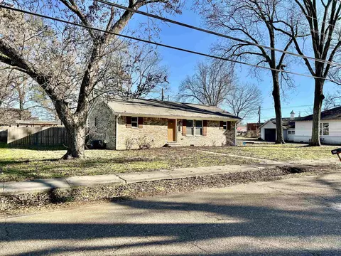 402 West St, Somerville, TN 38068