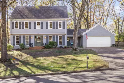2143 Woodside Dr, Germantown, TN 38138