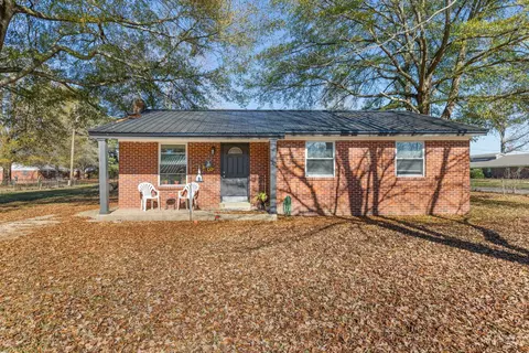 512 Karen Ln, Baldwyn, MS 38824