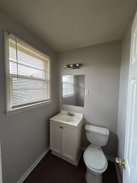 Bath - 1809 Cherry Rd, Memphis, TN 38117 photo 2 of 2