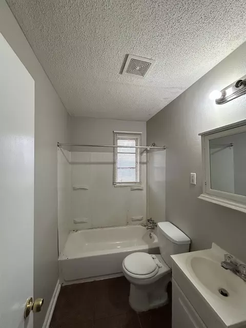 Bath - 1809 Cherry Rd, Memphis, TN 38117 photo 1 of 2