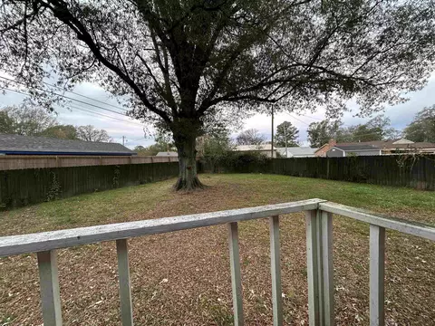 Exterior - 1809 Cherry Rd, Memphis, TN 38117 photo 2 of 4