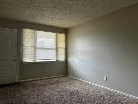 Living - 1809 Cherry Rd, Memphis, TN 38117 photo 2 of 3