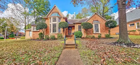 8812 E Plantation Oaks Dr, Cordova, TN 38018