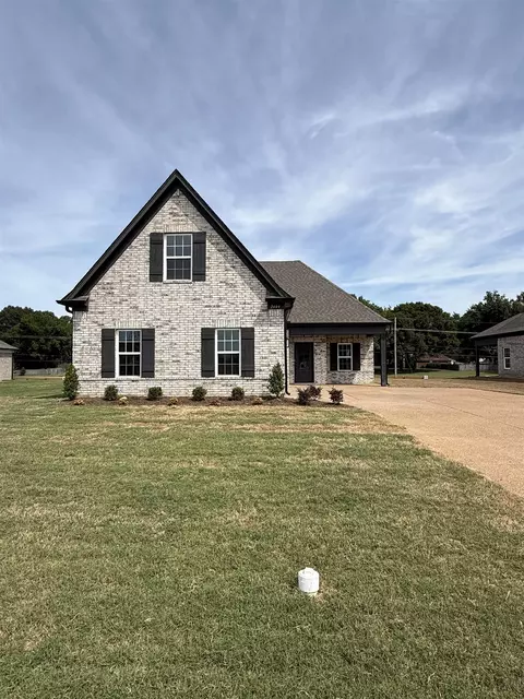 2444 Julianna Dr, Southaven, MS 38672