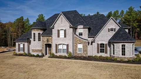 11282 Vickis Ln, Olive Branch, MS 38654