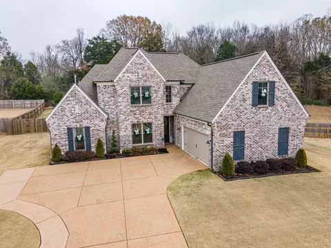 65 Creekside Dr, Somerville, TN 38068