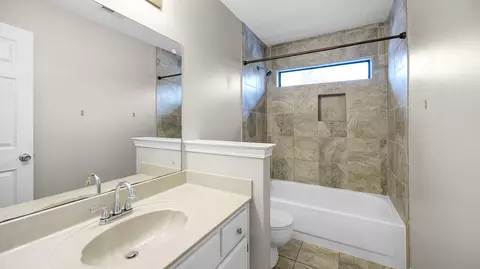 Bath - 1105 Winrose Dr, Collierville, TN 38017 photo 7 of 7