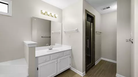 Bath - 1105 Winrose Dr, Collierville, TN 38017 photo 5 of 7
