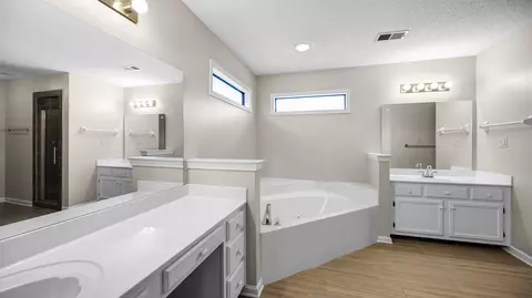 Bath - 1105 Winrose Dr, Collierville, TN 38017 photo 3 of 7